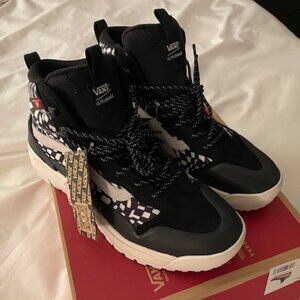 Vans UltraRange EXO Hi GORE-TEX® MTE-2 Black Warped (NWT)